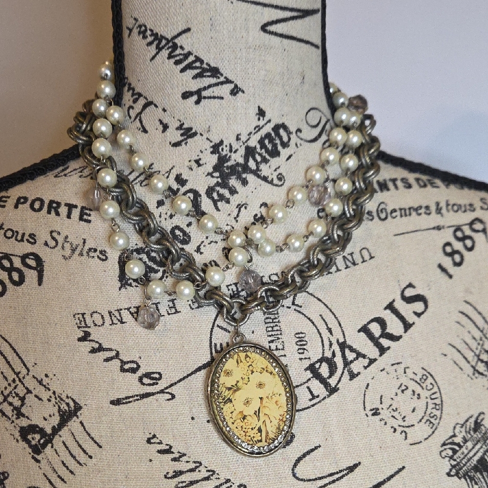 3 String Choker Elegant Chain Pearl and Silver Necklace